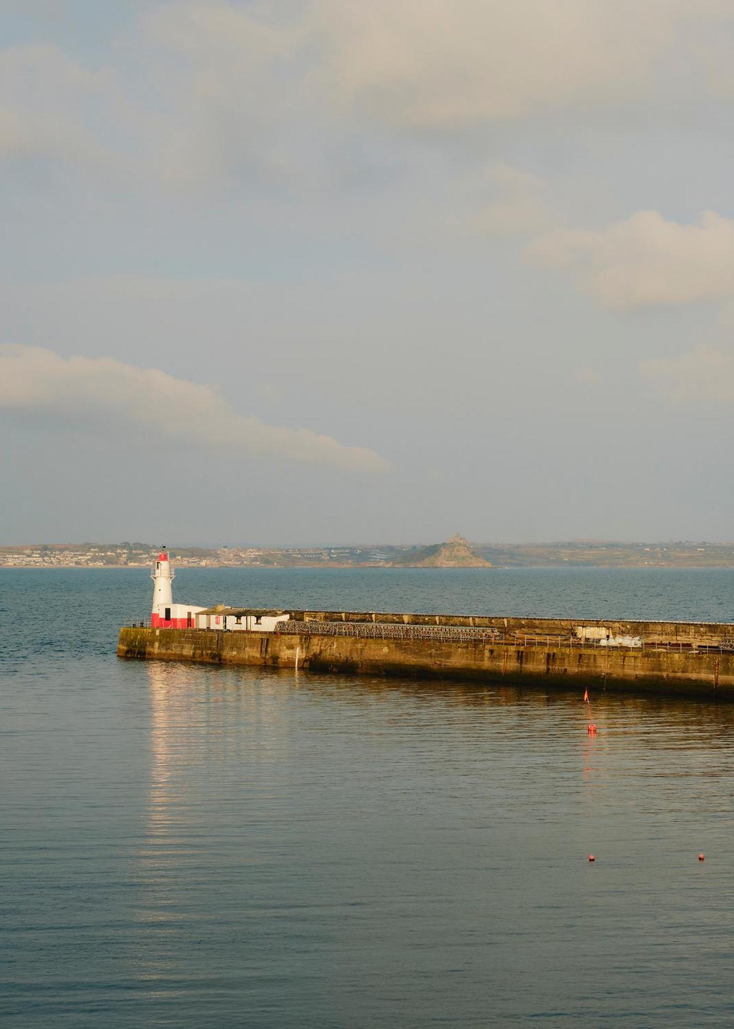 1-Bed Luxury Seafront Cabin In Heart Of Newlyn, Mousehole 외부 사진